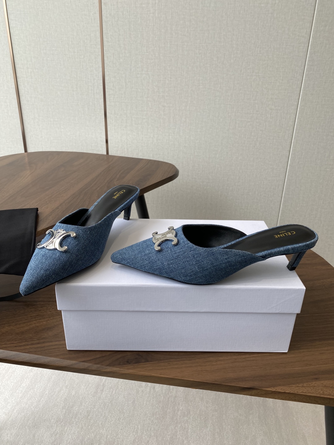 2025SS Slim Heel Slippers: Imported Cowboy Cloth, Bullskin Beads, Size #35-40 - 图片 4