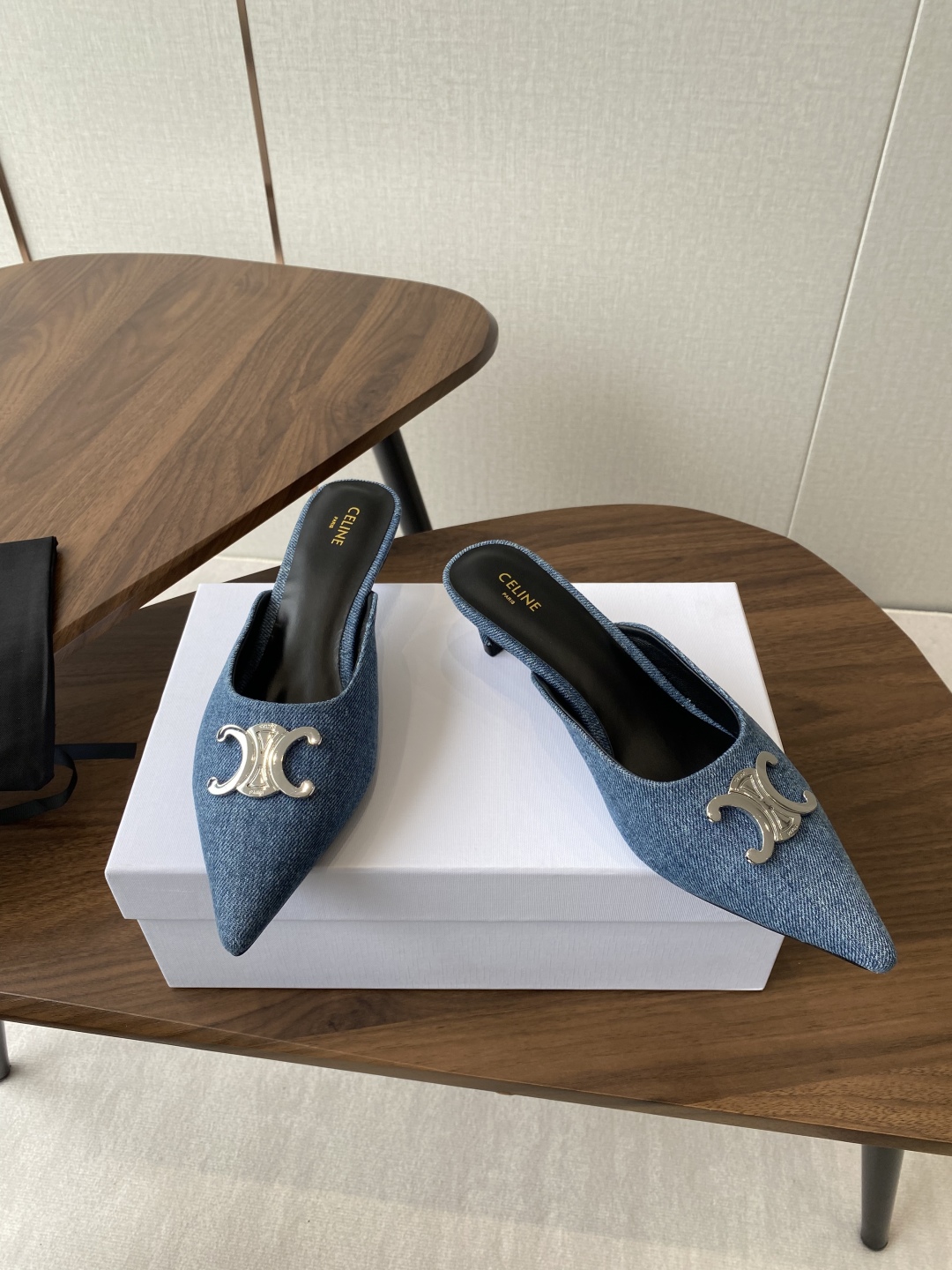 2025SS Slim Heel Slippers: Imported Cowboy Cloth, Bullskin Beads, Size #35-40 - 图片 1