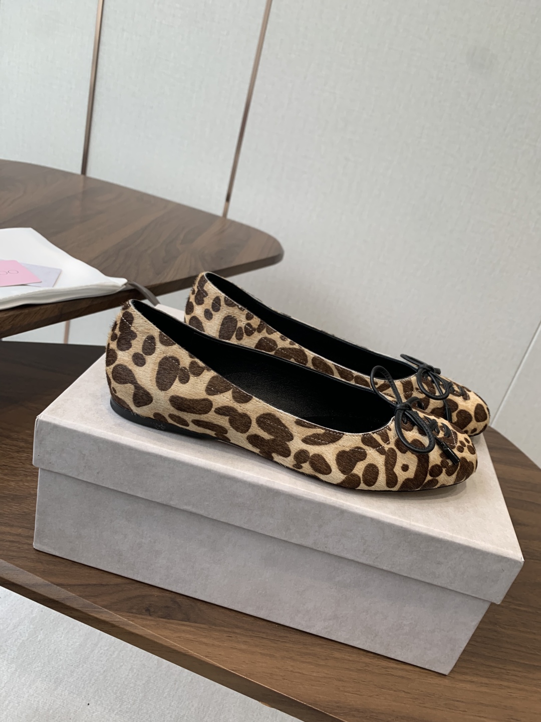 New Curly Butterfly Ties Mary Jane Plain Shoes by Jimmy Choo: Review - 图片 2