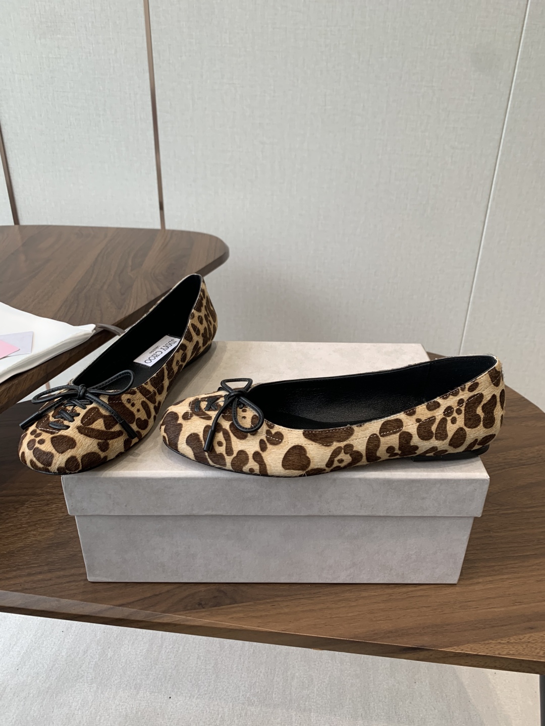 New Curly Butterfly Ties Mary Jane Plain Shoes by Jimmy Choo: Review - 图片 3