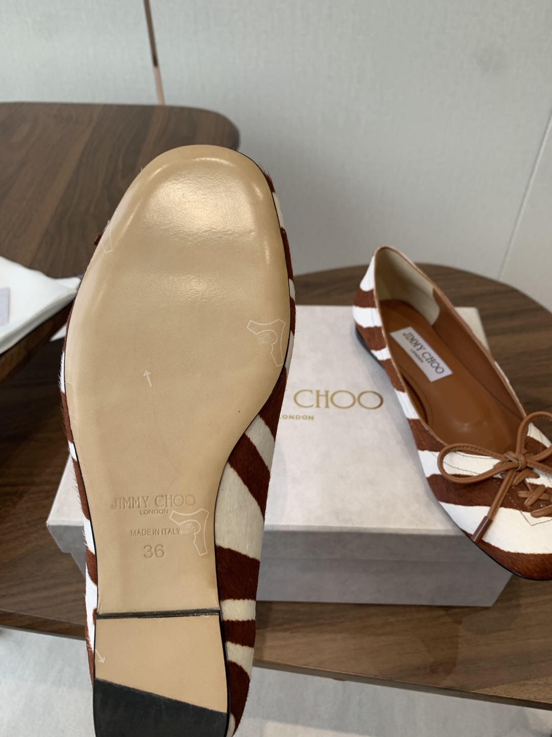 New Curly Butterfly Ties Mary Jane Single Shoes by Jimmy Choo – Week 25ss - 图片 9