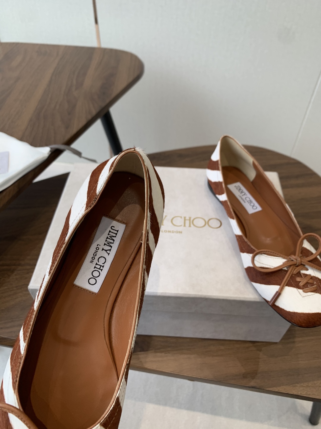 New Curly Butterfly Ties Mary Jane Single Shoes by Jimmy Choo – Week 25ss - 图片 7