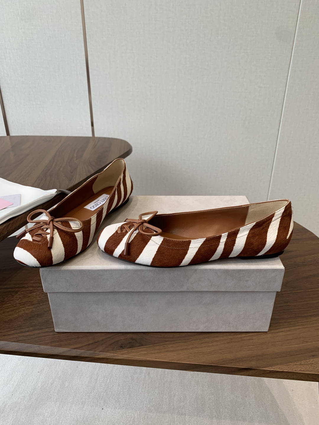 New Curly Butterfly Ties Mary Jane Single Shoes by Jimmy Choo – Week 25ss - 图片 3