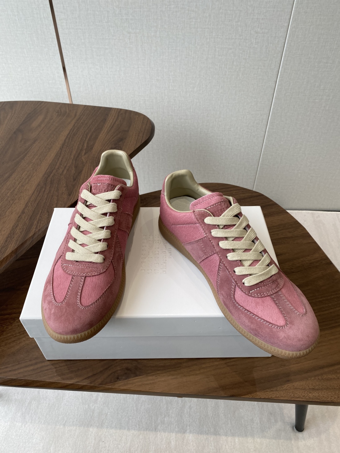 Maison Margiela MM6 Ink Ink Graft Canvas Sneakers: German Design, Comfortable and Stylish - 图片 1