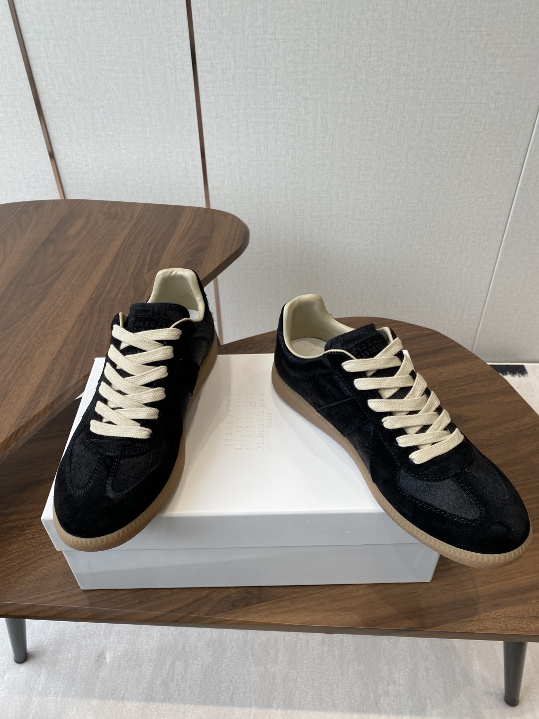 Maison Margiela MM6 Ink Graft Canvas Sneakers: German Design, Comfortable and Stylish Leisure Shoes - 图片 1