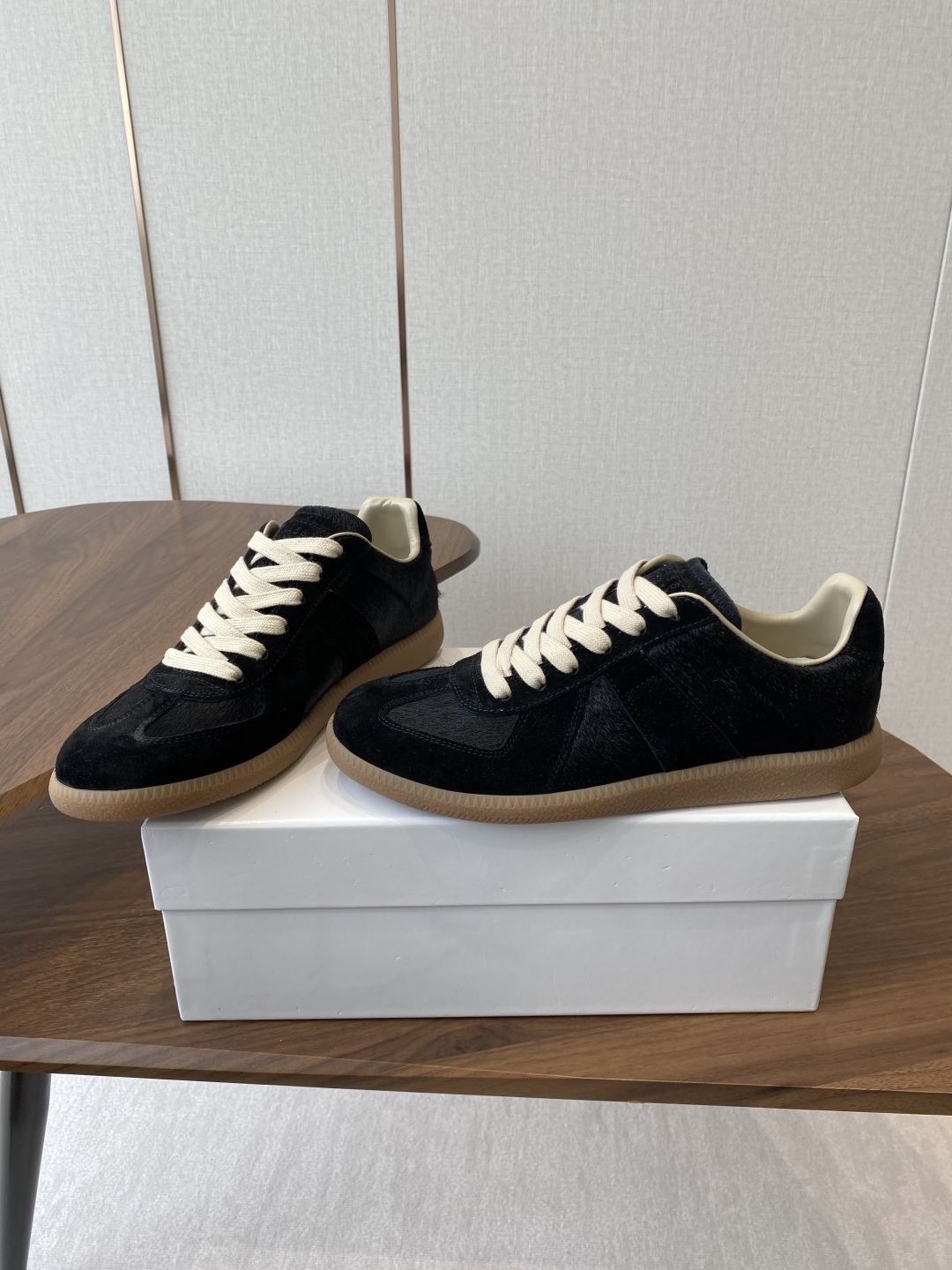 Maison Margiela MM6 Ink Graft Canvas Sneakers: German Design, Comfortable and Stylish Leisure Shoes - 图片 4