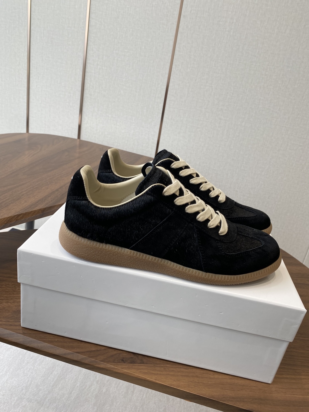 Maison Margiela MM6 Ink Graft Canvas Sneakers: German Design, Comfortable and Stylish Leisure Shoes - 图片 3