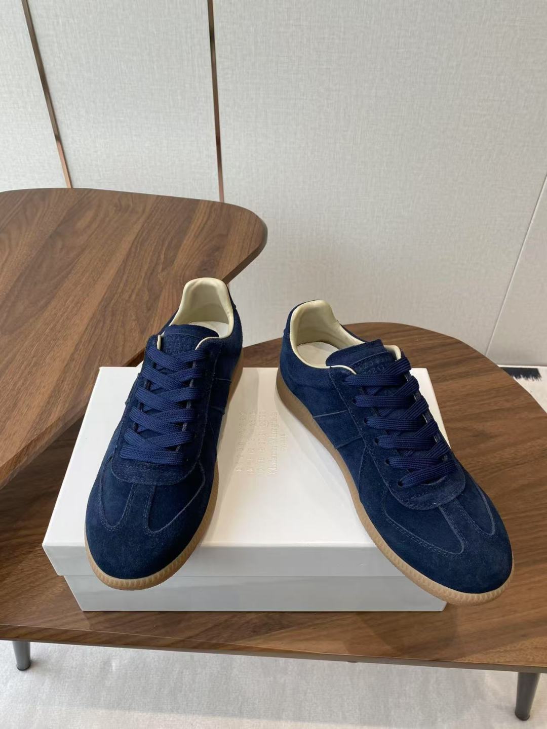 Maison Margiela MM6 Ink Graft Canvas German Sneakers – Light Luxury Design with Military Influence - 图片 1