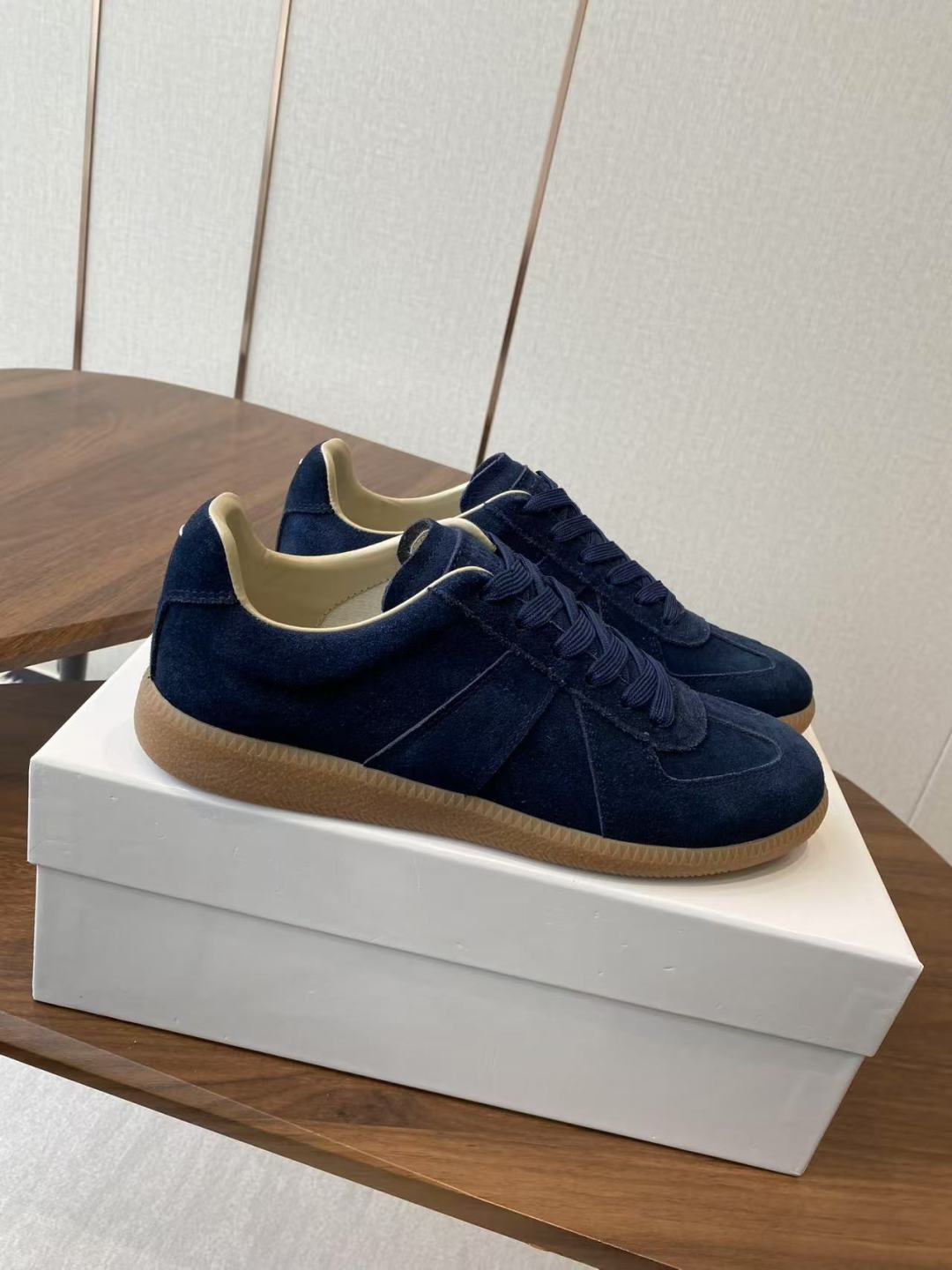 Maison Margiela MM6 Ink Graft Canvas German Sneakers – Light Luxury Design with Military Influence - 图片 3