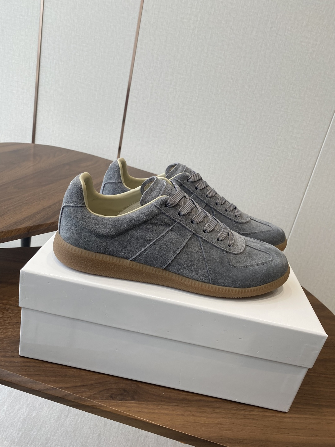 Maison Margiela MM6 Margilla Lover Ink Ink Ink Sneakers: German Design, Luxury Materials - 图片 3