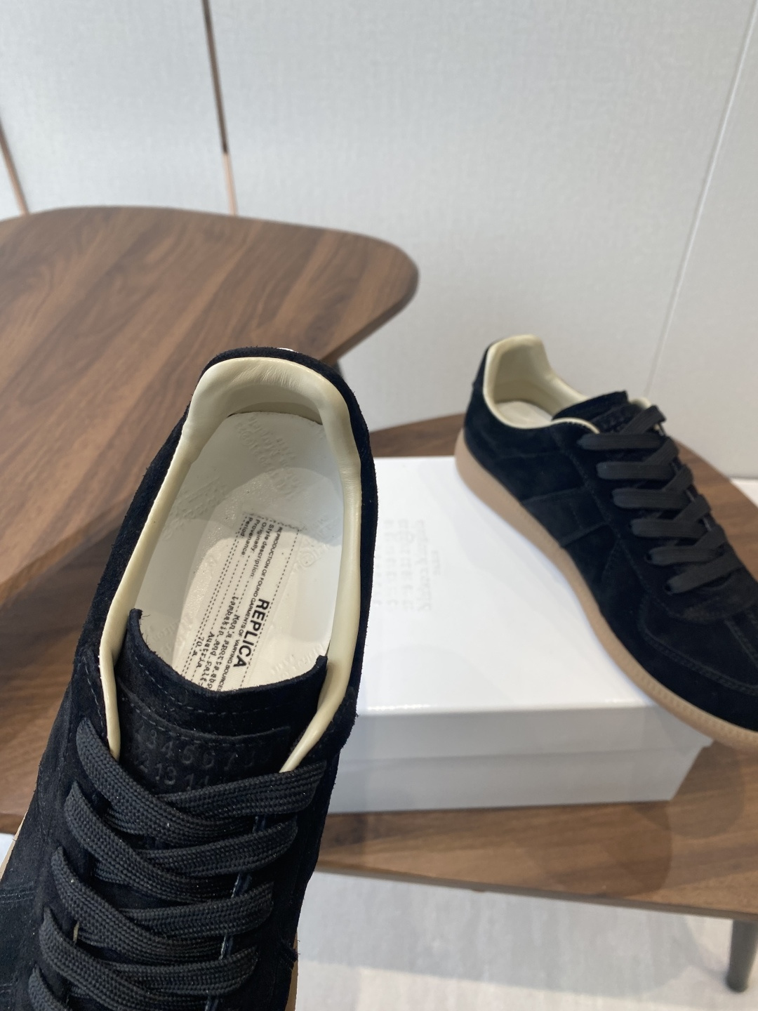 Maison Margiela MM6 Ink Graft Canvas Sneakers with German Design: Comfortable, Stylish, and Versatile - 图片 7
