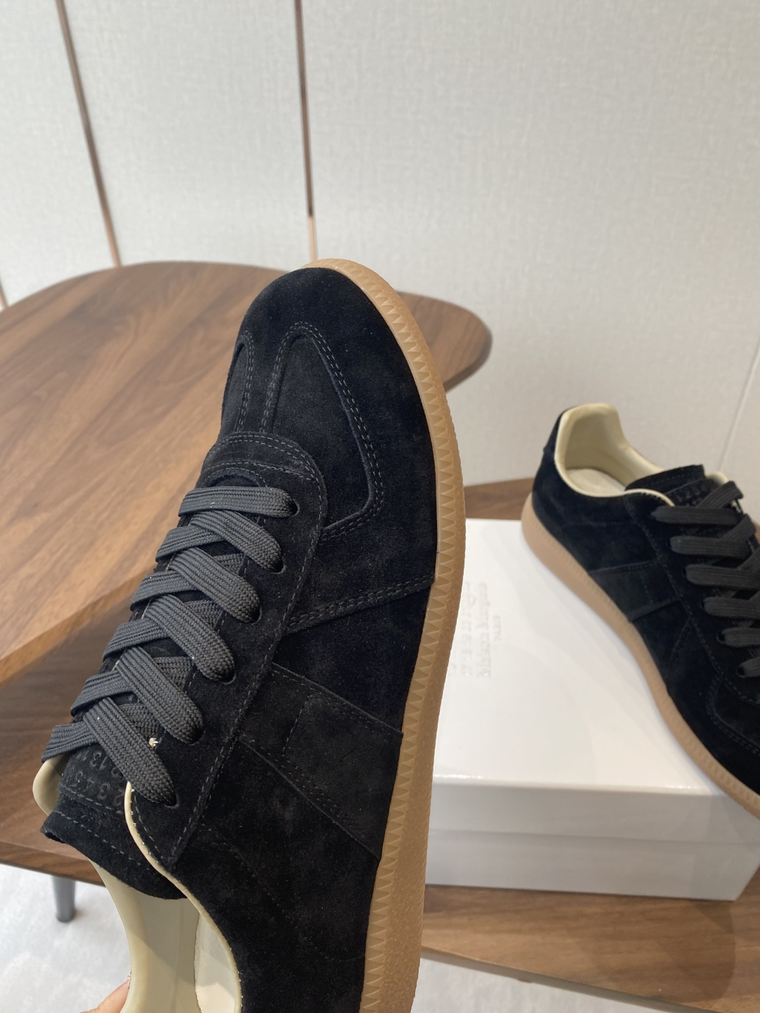 Maison Margiela MM6 Ink Graft Canvas Sneakers with German Design: Comfortable, Stylish, and Versatile - 图片 6