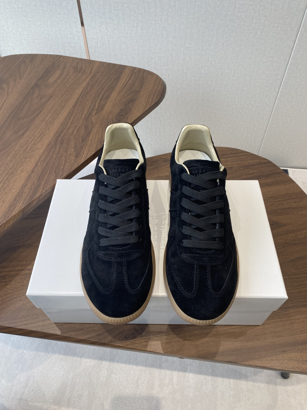 Maison Margiela MM6 Ink Graft Canvas Sneakers with German Design: Comfortable, Stylish, and Versatile - 图片 2