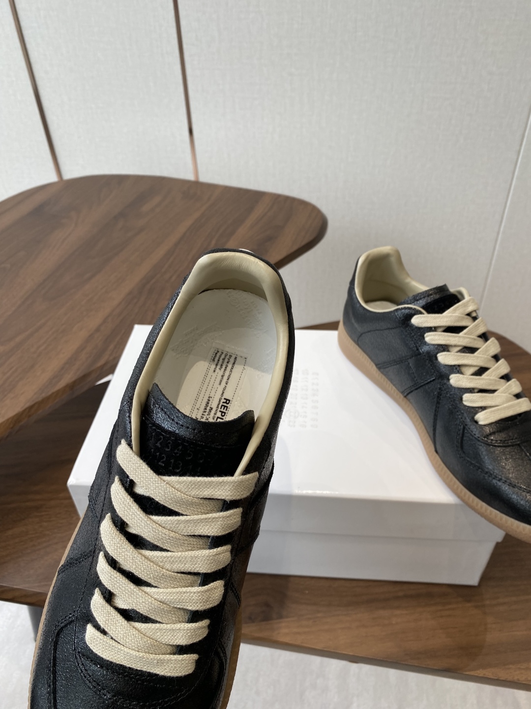 Maison Margiela MM6 German Leather Sneakers with Unique Design and Comfort. - 图片 7