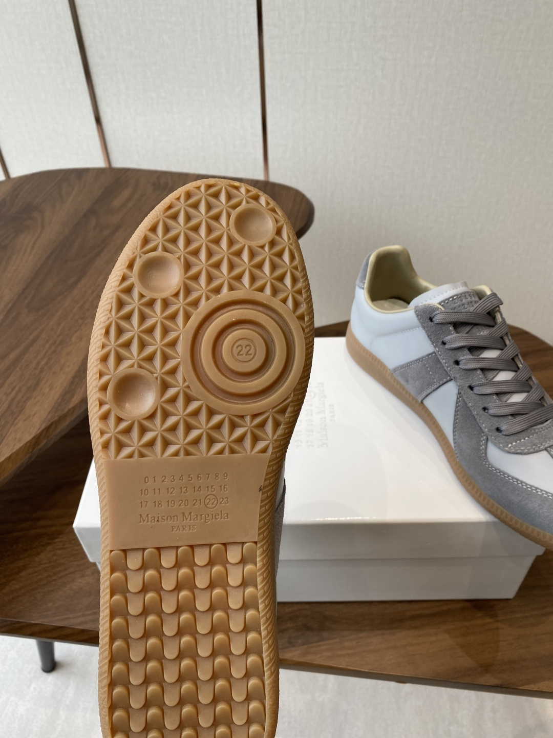 Maison Margiela MM6 Margilla Lover Canvas Sneakers with German Design Elements - 图片 8