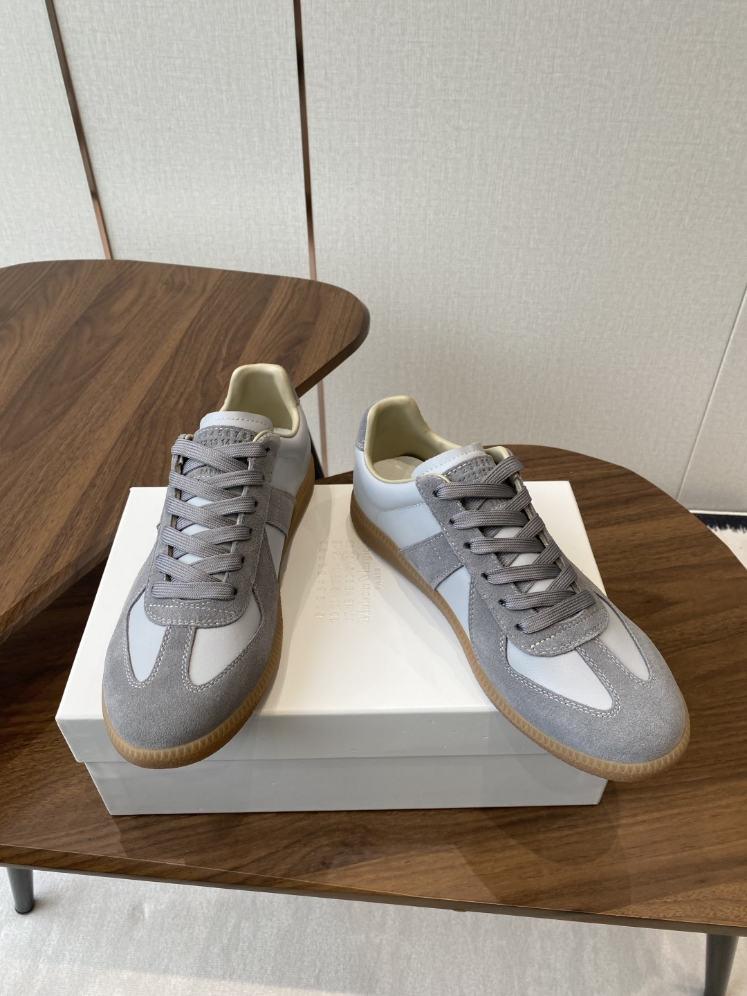 Maison Margiela MM6 Margilla Lover Canvas Sneakers with German Design Elements - 图片 1