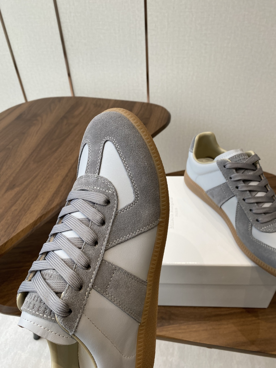 Maison Margiela MM6 Margilla Lover Canvas Sneakers with German Design Elements - 图片 5