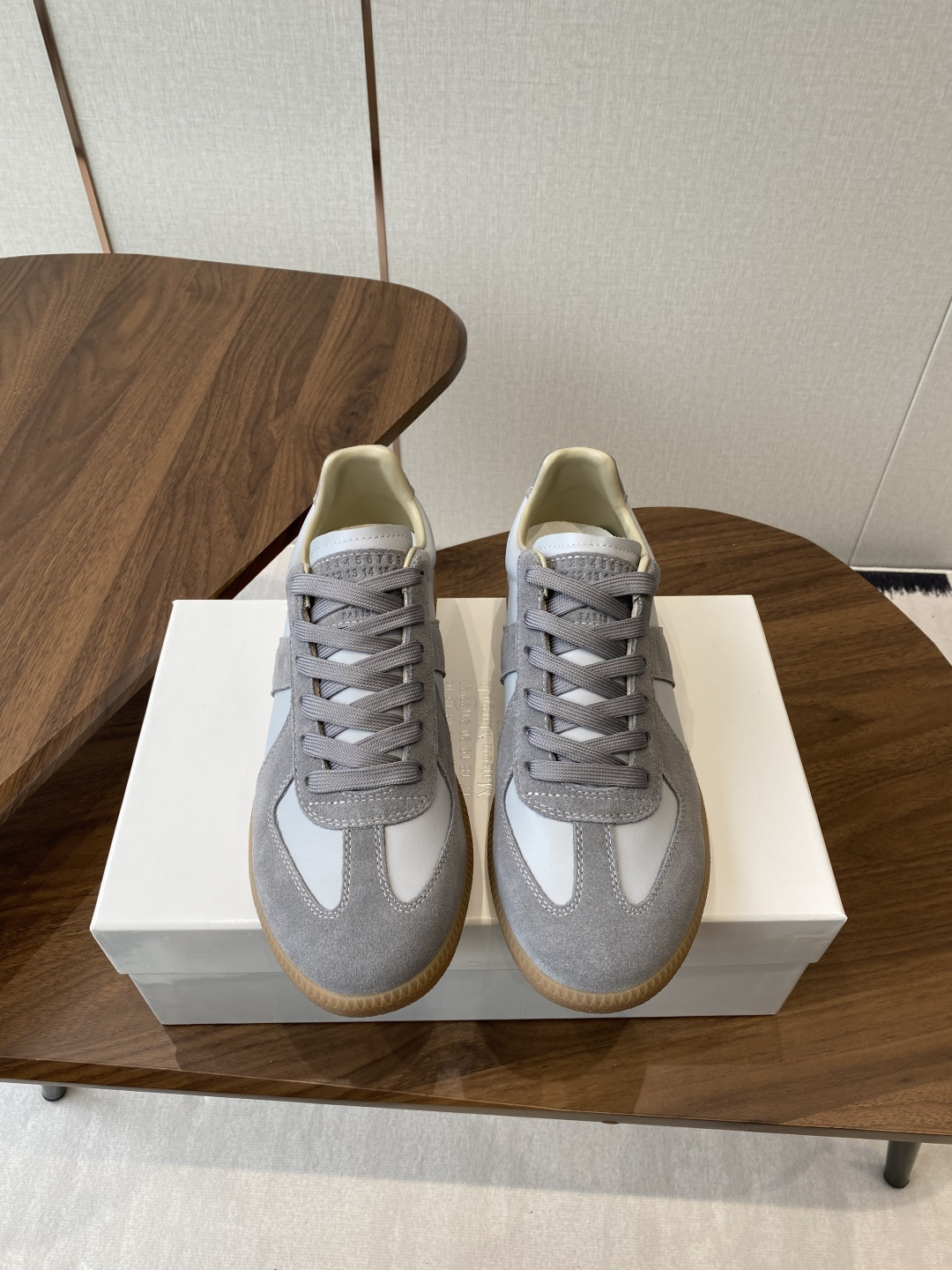 Maison Margiela MM6 Margilla Lover Canvas Sneakers with German Design Elements - 图片 2