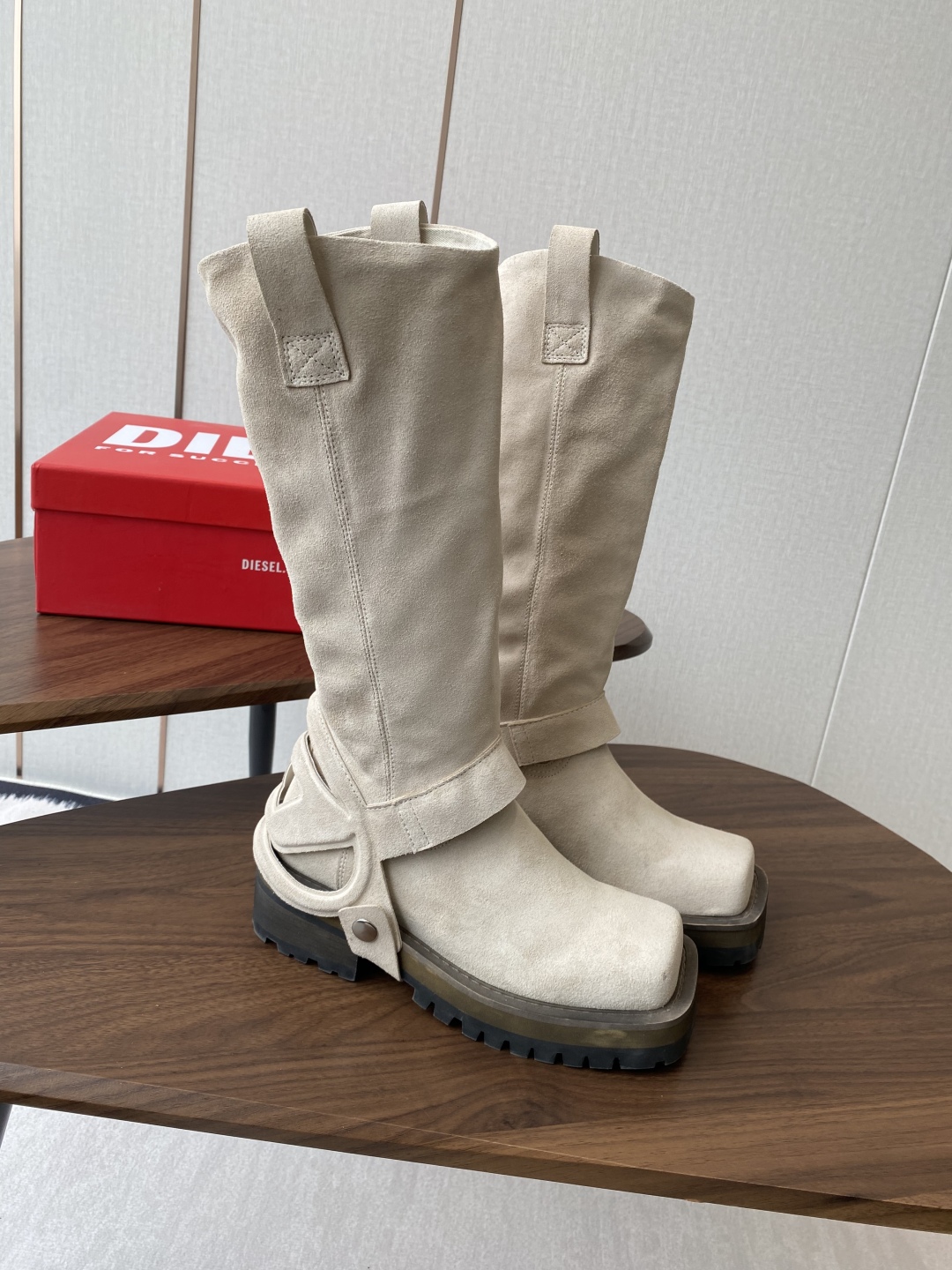 High-Quality Dissel 25s: Simple Style, Sheep Skin, 5cm Height, Size 35-40
