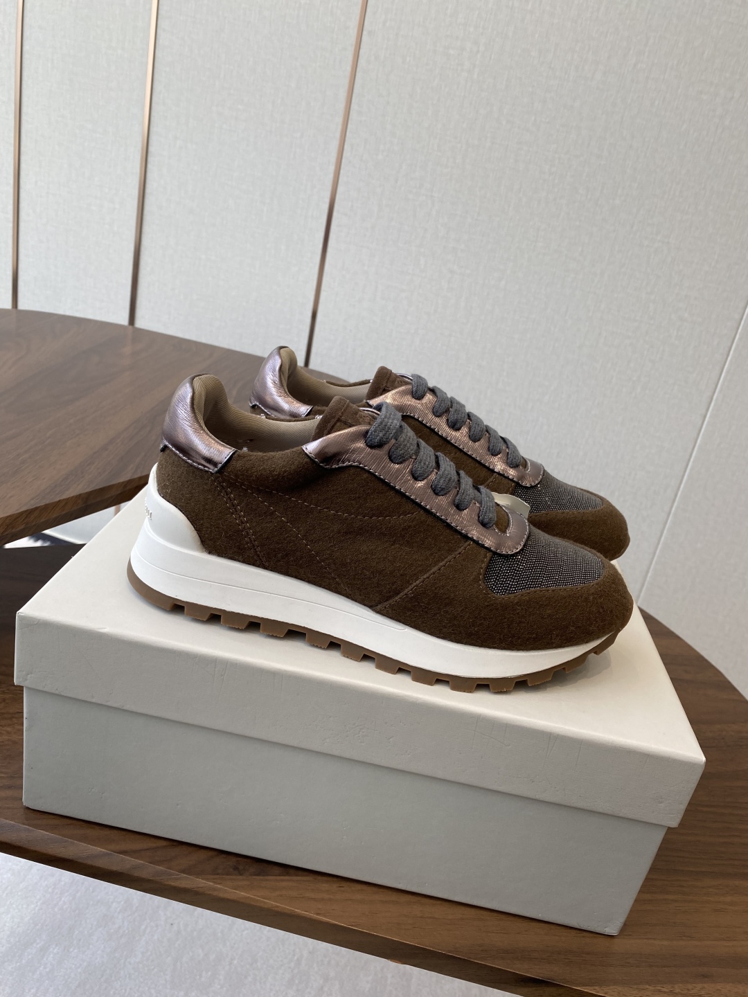 Luxury Brunello Cucinelli Shoes: Stylish Belts and Comfortable Leisure Shoes