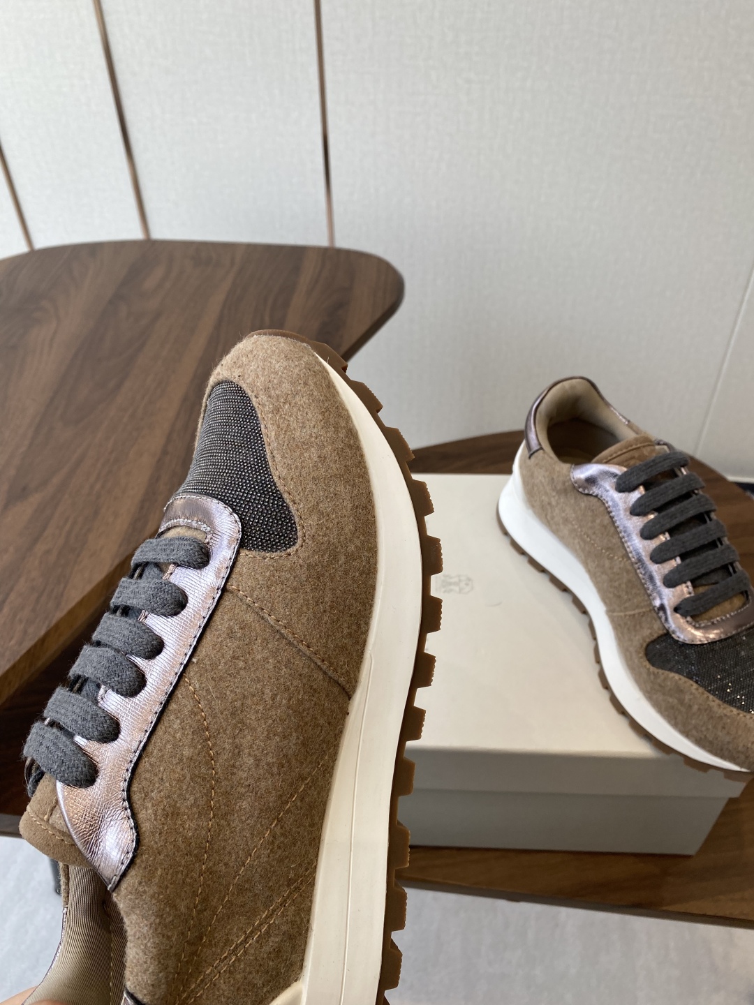 Luxury Brunello Cucinelli Shoes: Stylish Belts and Leisure Footwear with Unique Design - 图片 5