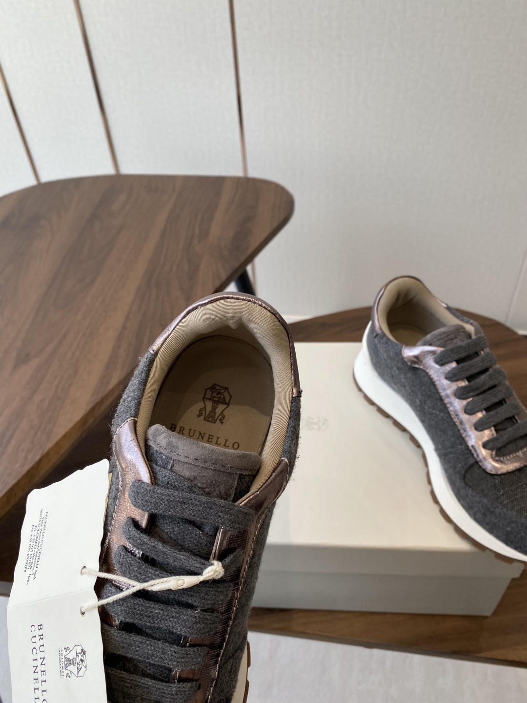 “Stylish Brunello Cucinelli Shoes with Unique Design and TPU Material” - 图片 6