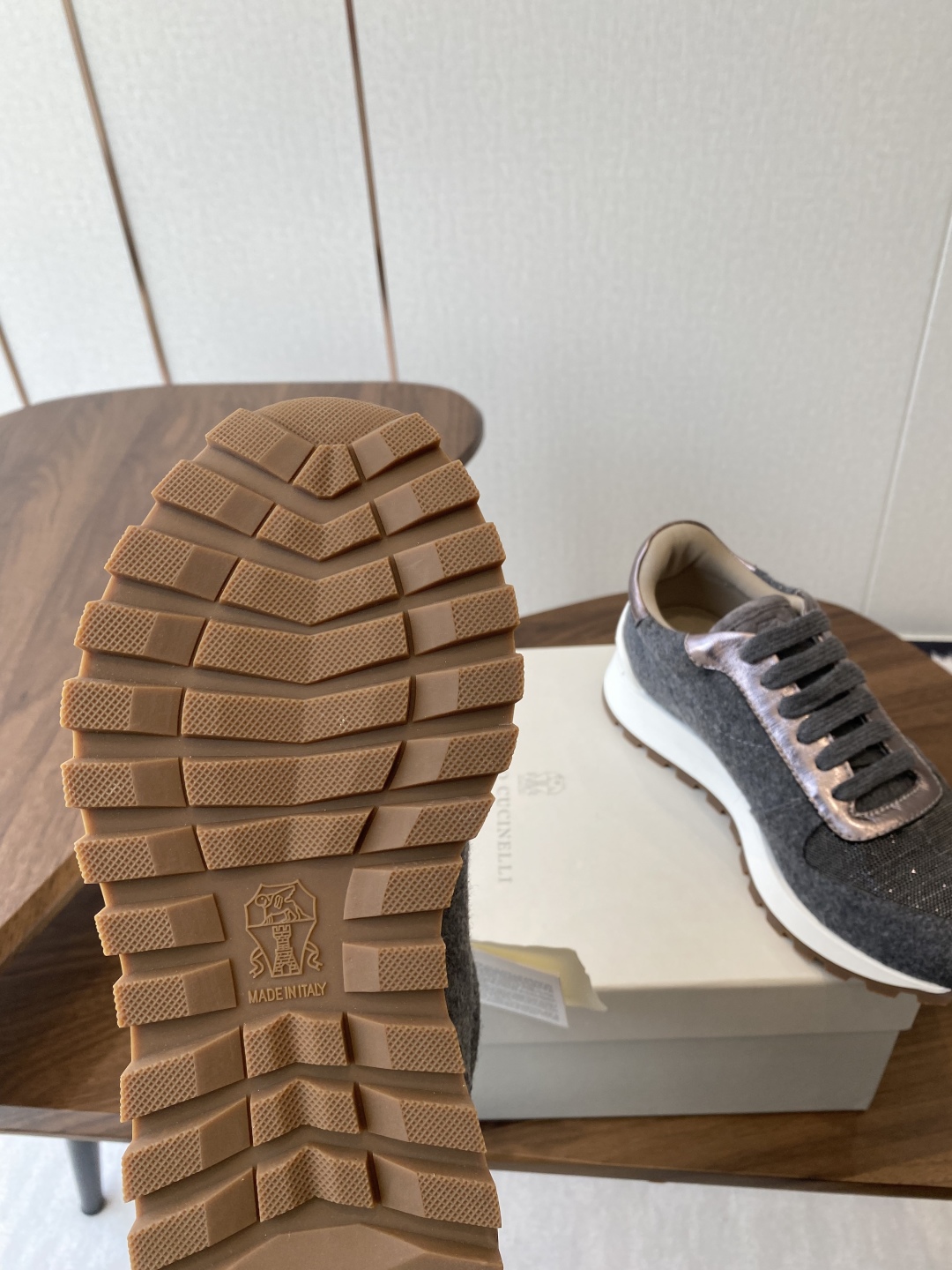 “Stylish Brunello Cucinelli Shoes with Unique Design and TPU Material” - 图片 8