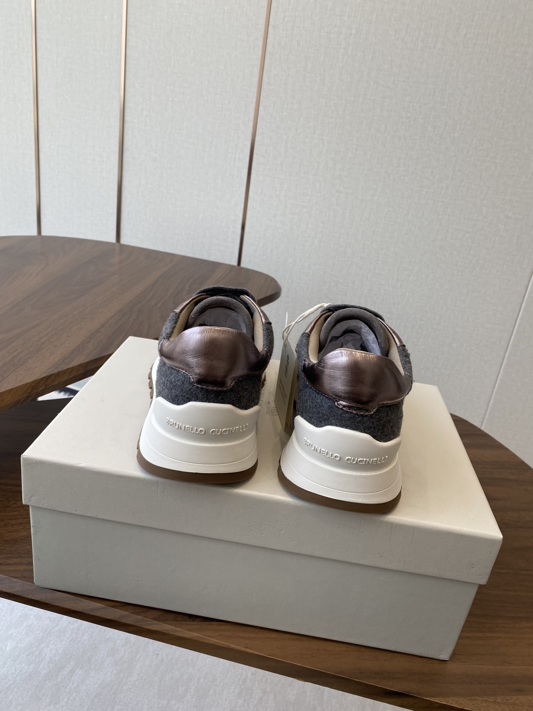 “Stylish Brunello Cucinelli Shoes with Unique Design and TPU Material” - 图片 7
