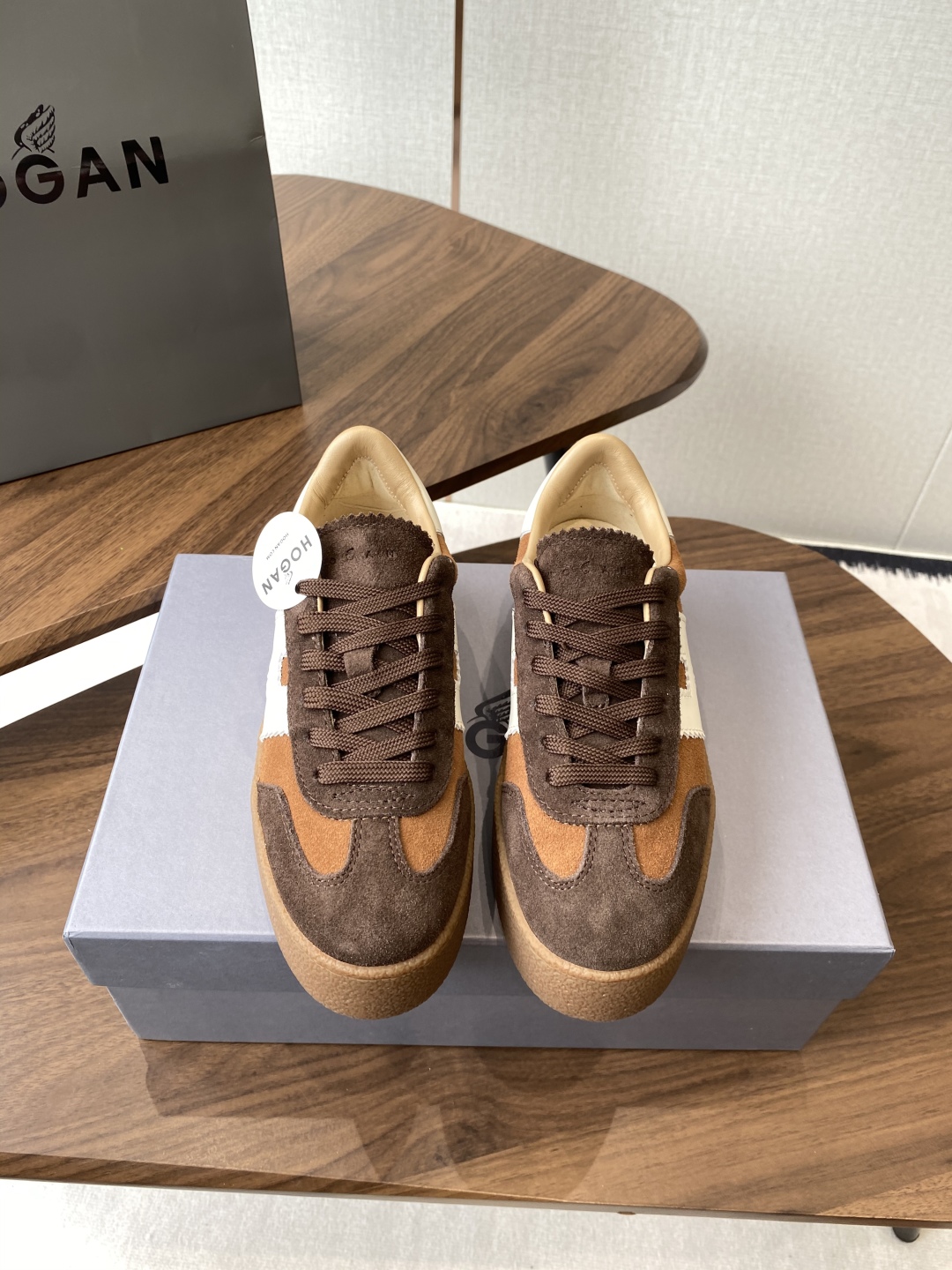 Hogan H-Stripes: Italian Crafted Comfort and Style in Sports Shoes - 图片 9