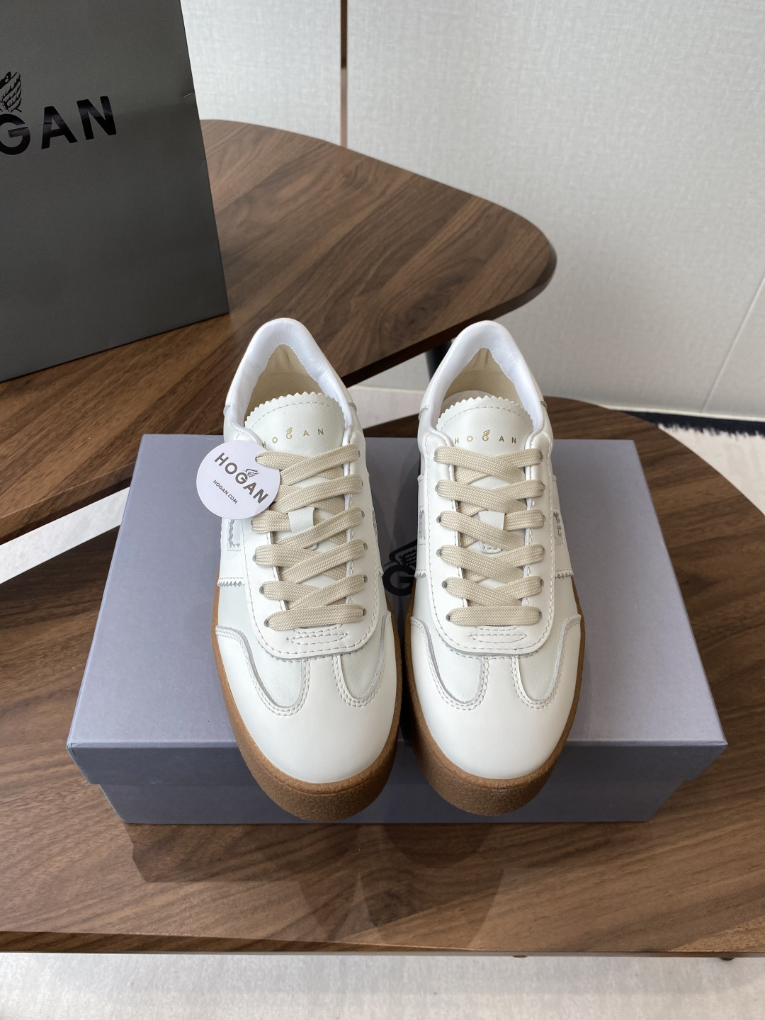 Hogan H-Stripes: Italian Crafted Comfort and Style in Sports Shoes - 图片 9