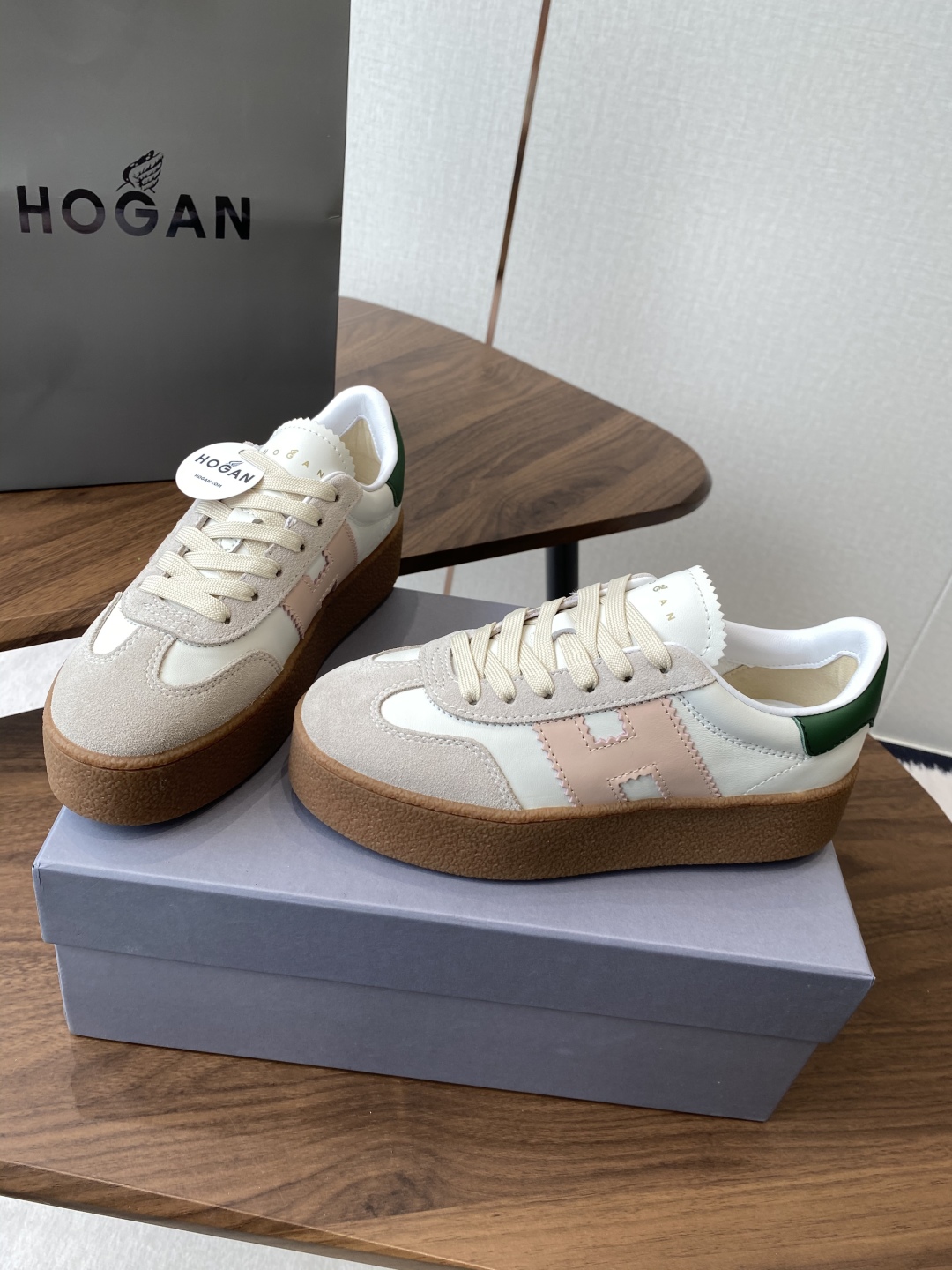 Hogan H-Stripes: Italian Crafted Stylish Comfort for Summer Fashion - 图片 2