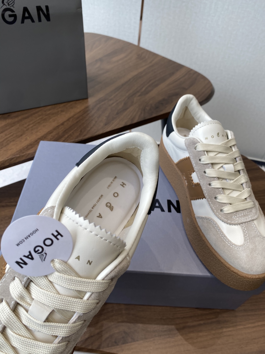 Hogan H-Stripes: Italian Crafted Comfort and Style in Sports Shoes - 图片 5