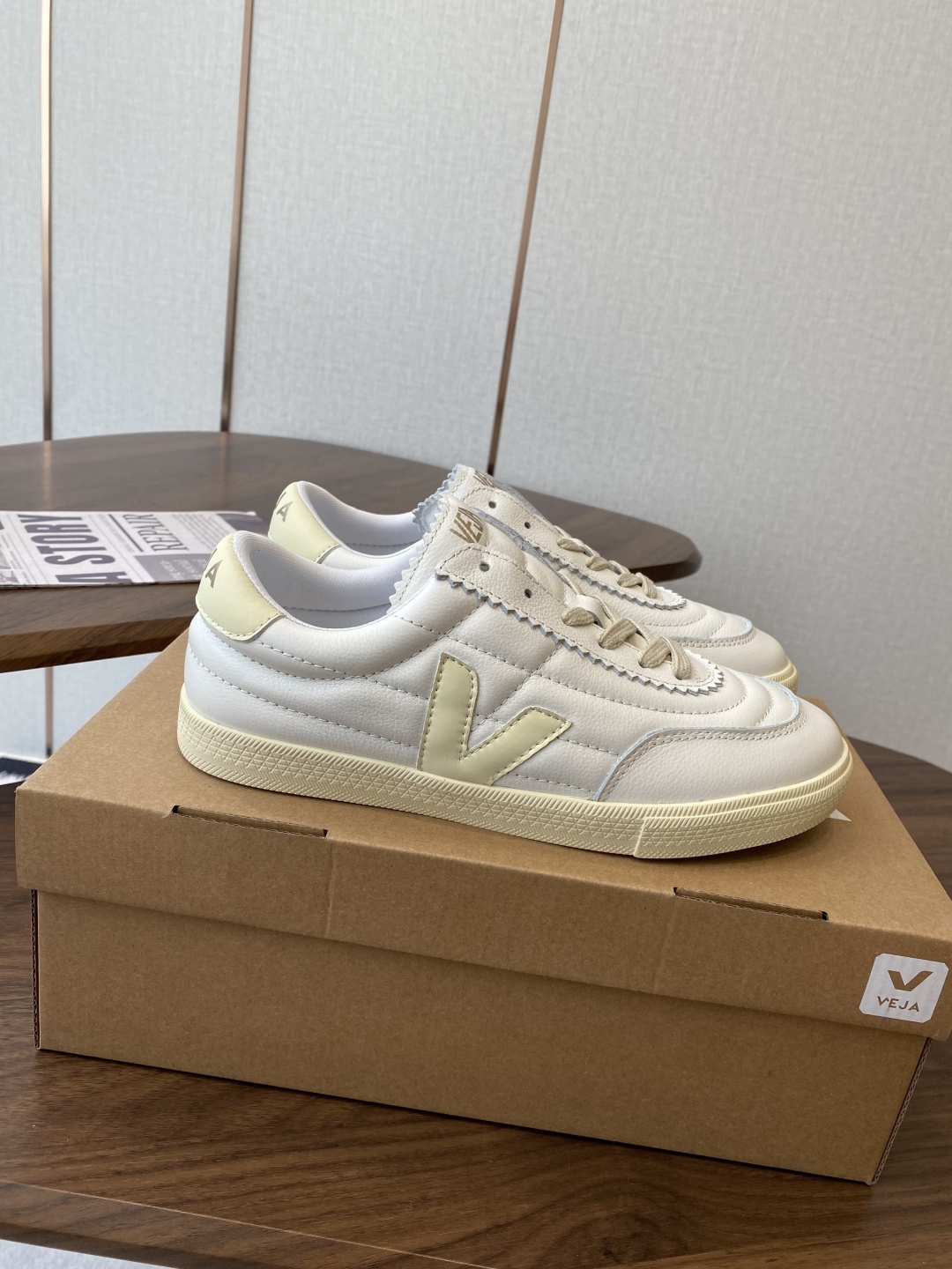 VEJA - Baskets de style décontracté pour femme, confort et élégance assurés!
