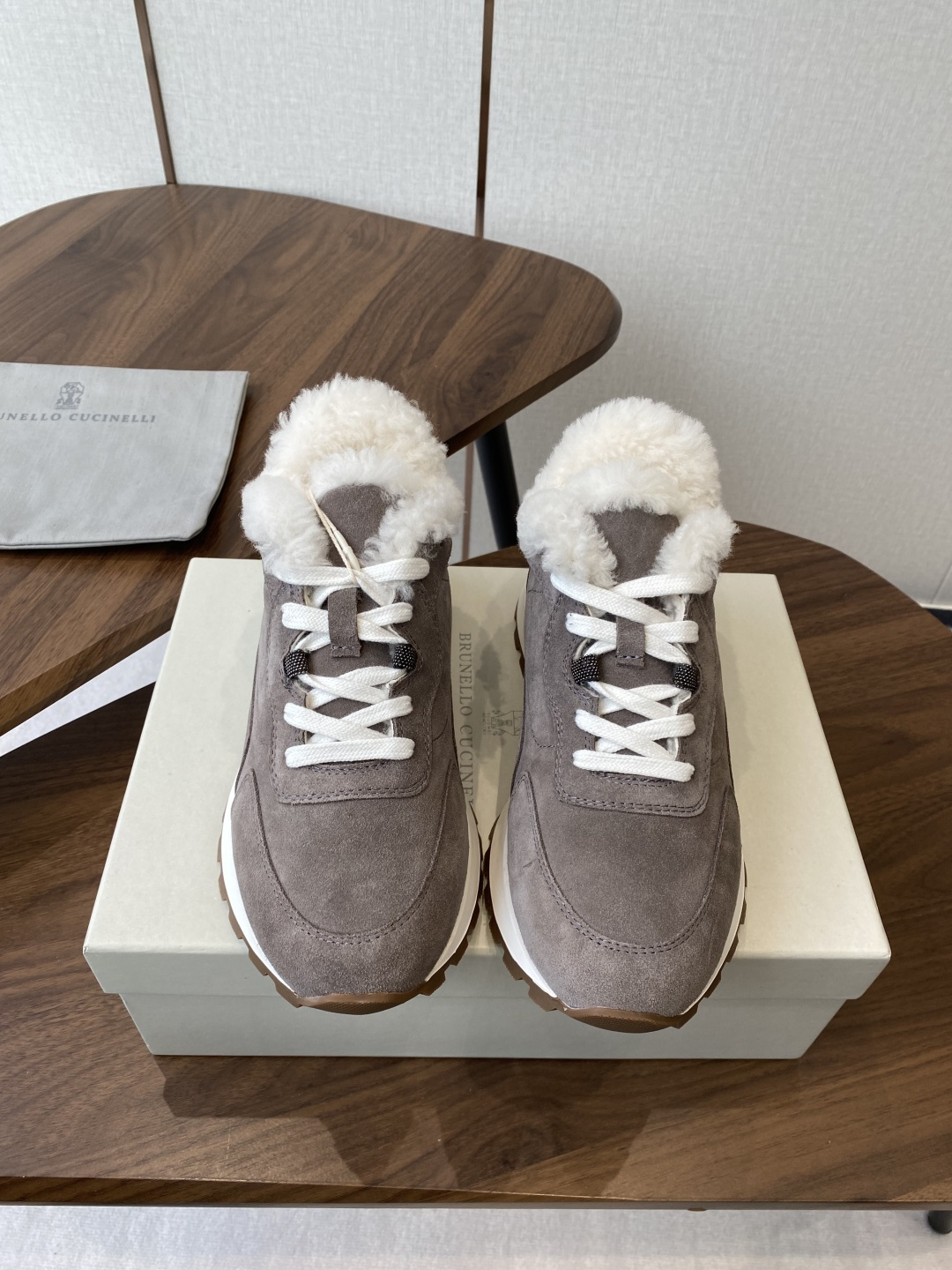 NO:707690,Brunello Cucinelli 25ss latest Bc lace-up wool casual shoes, imported suede upper/imported cowhide, imported wool lining, 0.5mm round punching design, breathable and not stuffy, exclusive molded TPU outsole, original drawer-type shoe box with shoe storage bag, Size#35-41 (35 41 customized, non-refundable), casual shoes/sports shoes, brunello  cucinelli,sneakers,cowhide,chamois leather19860909Brunello Cucinelli 25ss最新 Bc 系带 羊毛休闲鞋 鞋面进口麂皮/进口牛皮 内里进口羊毛 0.5mm圆形冲孔设计 透气不闷脚 独家开模TPU大底 鞋盒采用原版抽屉式鞋盒配鞋履收纳袋 Size#35-41（35 41订做不退换）,休闲鞋/运动鞋,brunello cucinelli,sneakers,cowhide,chamois leather,Women's Shoes