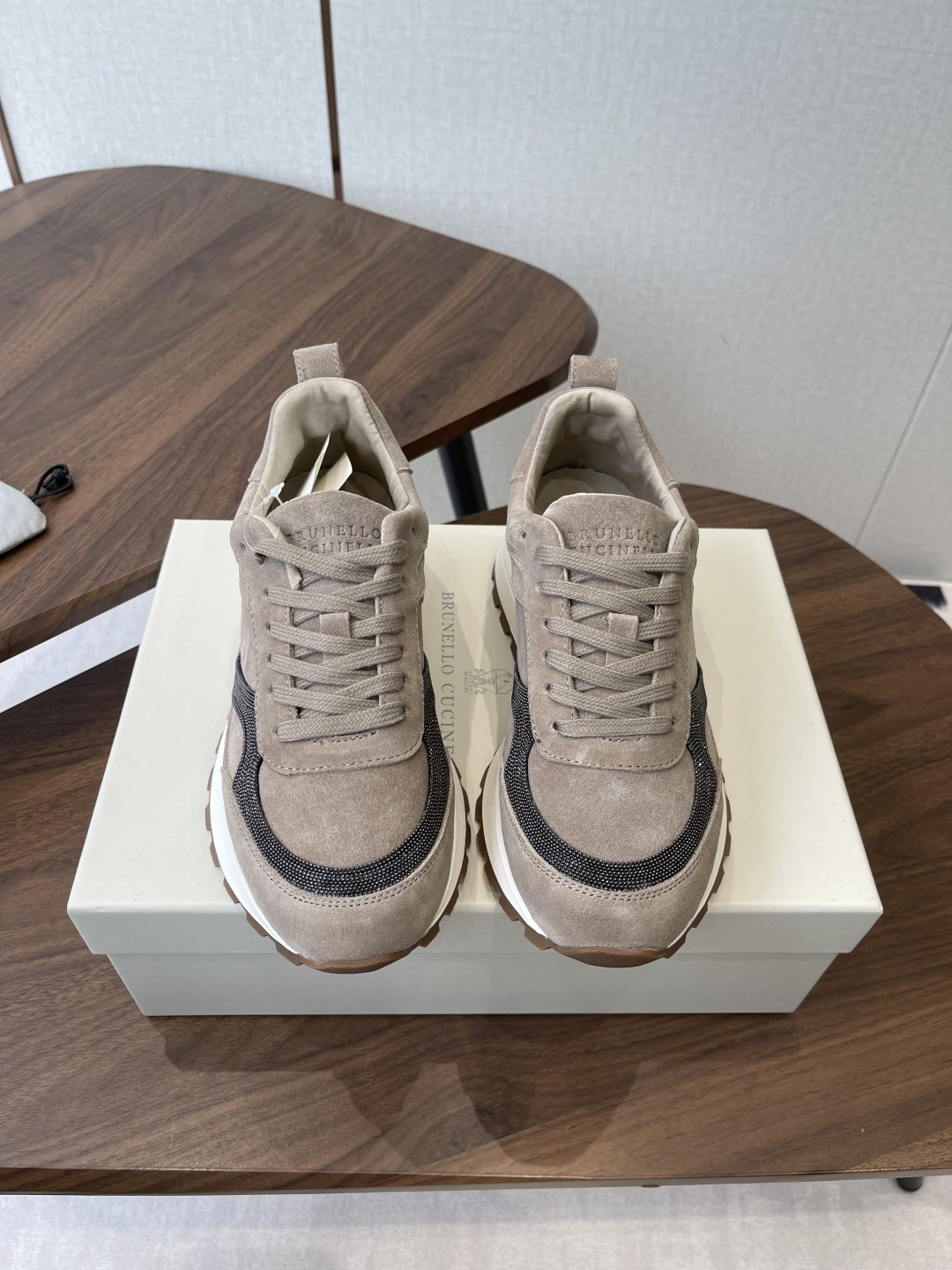 NO:707428,Brunello Cucinelli 25ss latest Bc lace-up casual shoes, imported suede upper/imported cowhide, imported wool lining, 0.5mm round punching design, breathable and not stuffy, exclusive molded TPU outsole, original drawer-type shoe box with shoe storage bag, Size#35-41 (35 41 customized, non-refundable), casual shoes/sports shoes, brunello  cucinelli,sneakers,cowhide,chamois leather19860909Brunello Cucinelli 25ss最新 Bc 系带休闲鞋 鞋面进口麂皮/进口牛皮 内里进口羊毛 0.5mm圆形冲孔设计 透气不闷脚 独家开模TPU大底 鞋盒采用原版抽屉式鞋盒配鞋履收纳袋 Size#35-41（35 41订做不退换）,休闲鞋/运动鞋,brunello cucinelli,sneakers,cowhide,chamois leather,Women's Shoes