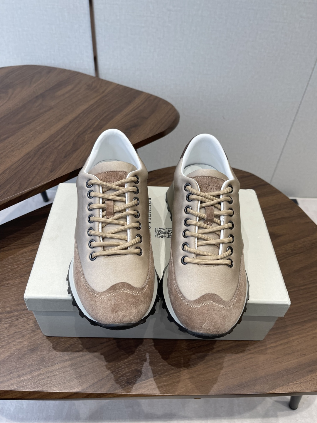 NO:722966,Brunello Cucinelli 26ss latest Bc lace-up casual shoes, imported suede upper, imported sheepskin lining, 0.5mm round punching design, breathable and not stuffy, exclusive molded TPU outsole, original drawer-type shoe box with shoe storage bag, Size#35-42 (40 41 42 customized, non-returnable), casual shoes/sports shoes, brunello  cucinelli,sneakers,sheepskin,chamois leather19860909Brunello Cucinelli 26ss最新 Bc 系带 休闲鞋 鞋面进口麂皮 内里进口 羊皮里 0.5mm圆形冲孔设计 透气不闷脚 独家开模TPU大底 鞋盒采用原版抽屉式鞋盒配鞋履收纳袋 Size#35-42（ 40 41 42订做不退换）,休闲鞋/运动鞋,brunello cucinelli,sneakers,sheepskin,chamois leather,Women's Shoes