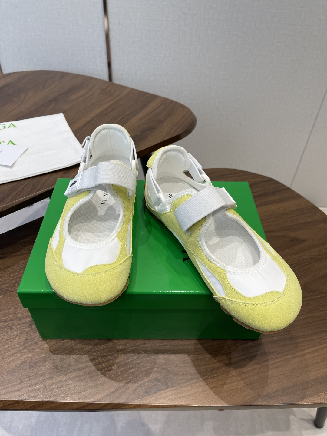 Bottega Veneta Veneta BV葆蝶家 26ss 春夏新款 玛丽珍 阿甘鞋 德训运动鞋