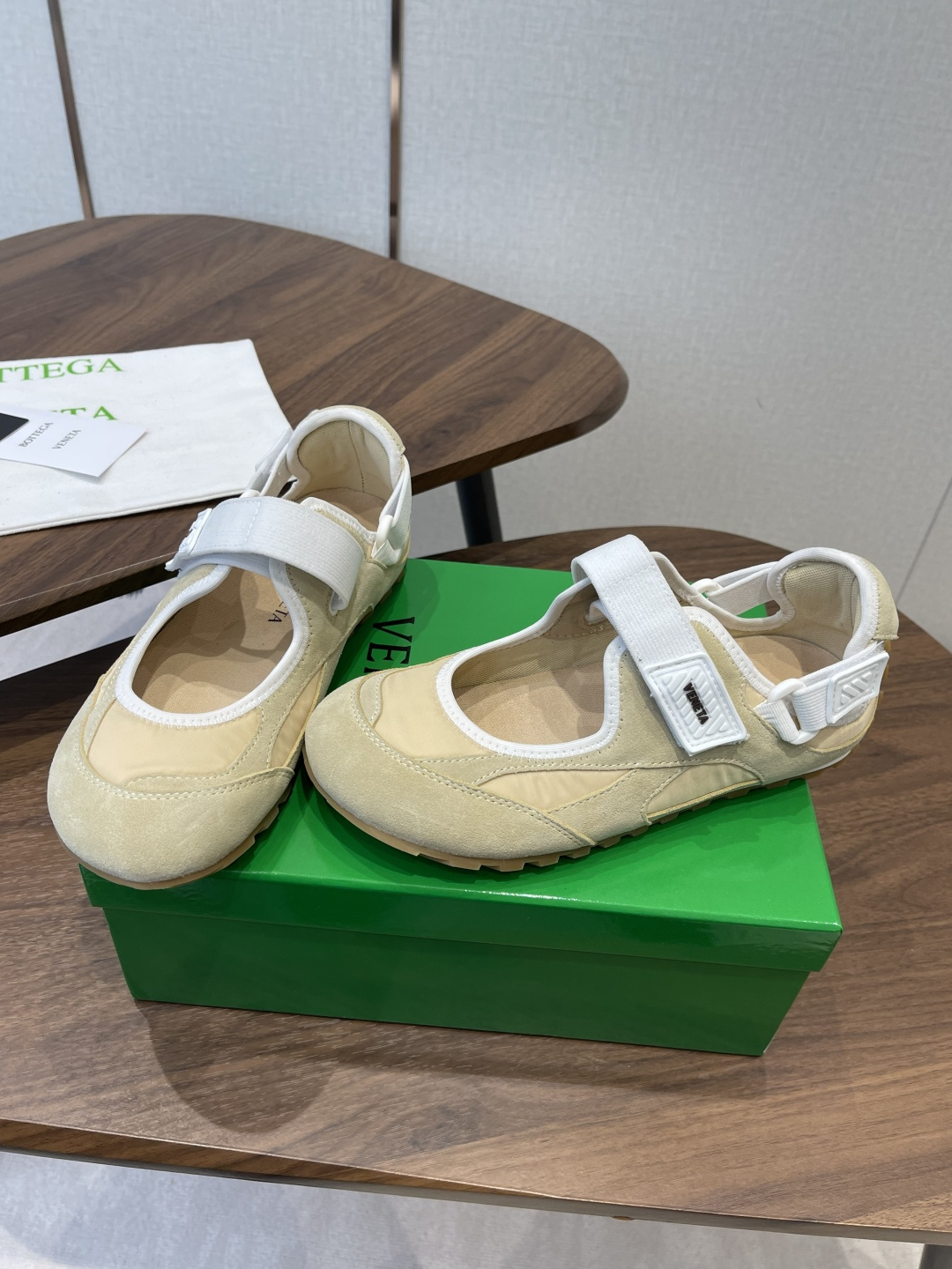 Bottega Veneta Veneta BV葆蝶家 26ss 春夏新款 玛丽珍 阿甘鞋 德训运动鞋