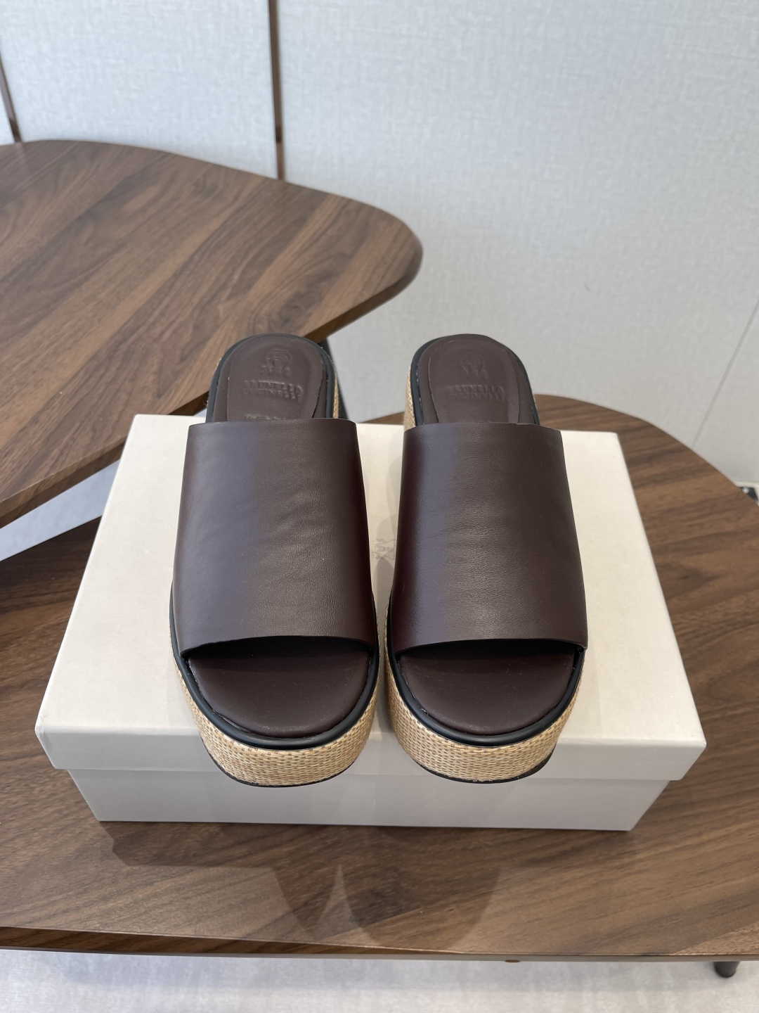 브루넬로쿠치넬리 램스킨 샌들 레플리카 42088