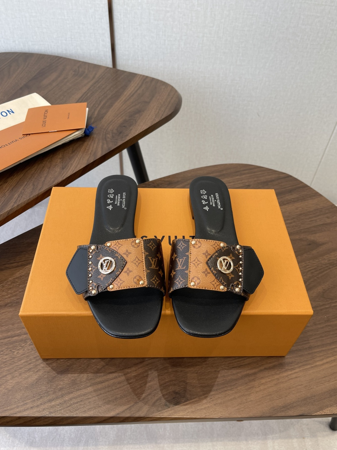 Louis Vuitton Murakami 26ss de marca compartida recién llegado ~ Ljia 26 zapatillas planas de tacón de gato de mezclill…