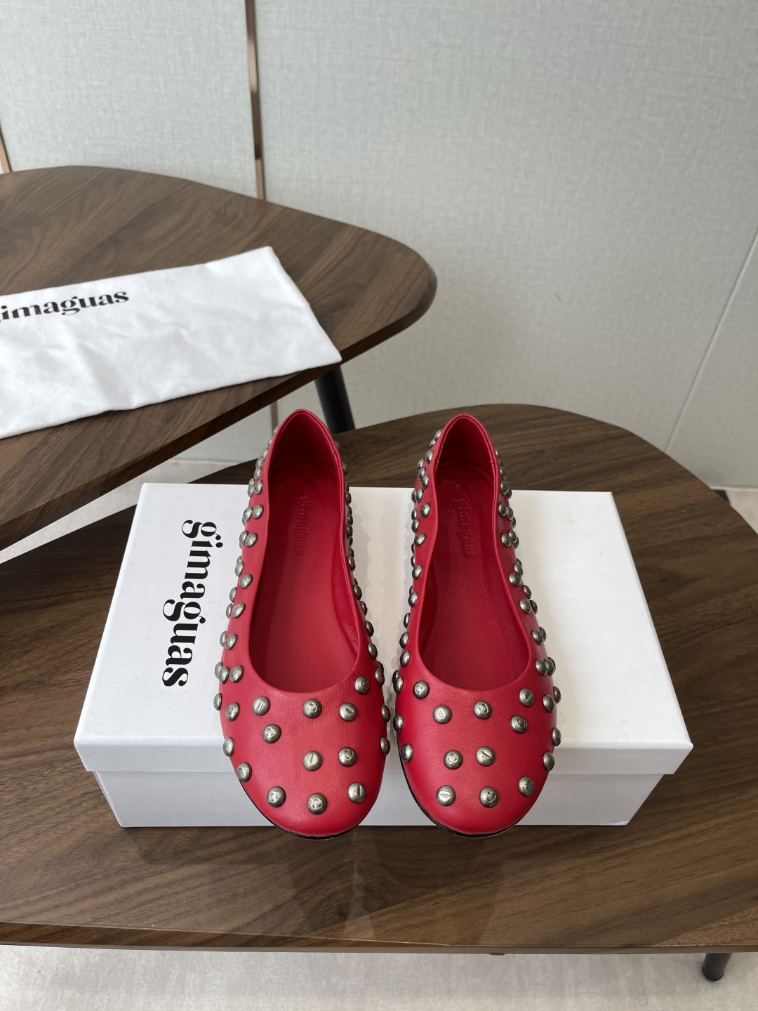 NO:784150,gimaguas spring and summer new style, niche rivet shoes, ballet shoes that can be run wild, do not wear your feet at all, and will not fall off!  Date and go shopping first!  Material: Super soft lambskin inside and outside. Outsole imported from Italy. Suede leather sole. Size 35-39 (customized for 40), single shoes, sheepskin19860909gimaguas春夏季新款,小众铆钉单鞋,可以暴走的芭蕾鞋,完全不磨脚,不掉跟！约会逛街首先哦！ 材料内外超柔软小羊皮 大底意大利进口绒面真皮底 尺码35-39（40定做）,单鞋,sheepskin,Women's Shoes