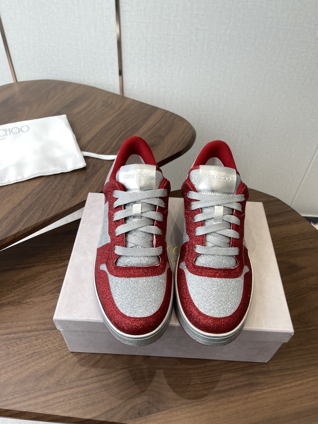 NO:784104,Jimmy Choo 26ss latest casual shoes, the flagship series of the counter!  Purchasing agent level!  The fabric is made of the original Grete, with a cool style and craftsmanship with JC elements, a unique series combination!  Super comfortable on the feet!  The inner sheepskin outsole is the original open-molded TPU outsole Size 35-45 (40 for women and 45 for men, custom-made and non-returnable), casual shoes/sports shoes, jimmy choo, sneakers, sheepskin19860909Jimmy Choo 26ss 最新休闲鞋,专柜主打系列！代购级别！ 面料选用原版格力特,炫酷风格,搭配jc元素的工艺,绝绝子的系列组合！上脚超级舒适！内里羊皮大底是原版开模TPU大底 Size35-45（女40男45订做不退换）,休闲鞋/运动鞋,jimmy choo,sneakers,sheepskin,Women's Shoes