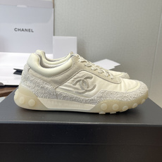 莞产Chanel26SS早春新款复古麂皮运动鞋把香奈儿的精致感穿进日常!复古厚底运动鞋,麂皮与织物拼接, 莞产Chanel26SS早春新款复古麂皮运动鞋把香奈儿的精致感穿进日常!复古厚底运动鞋,麂皮与织物拼接,