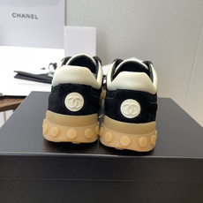 莞产Chanel26SS早春新款复古麂皮运动鞋把香奈儿的精致感穿进日常!复古厚底运动鞋,麂皮与织物拼接, 莞产Chanel26SS早春新款复古麂皮运动鞋把香奈儿的精致感穿进日常!复古厚底运动鞋,麂皮与织物拼接,