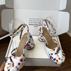 Maison Margiela26SS 春夏新款限定波点分趾鞋经典Tabi分趾造型延续品牌标志性风格,辨 Maison Margiela26SS 春夏新款限定波点分趾鞋经典Tabi分趾造型延续品牌标志性风格,辨