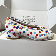 Maison Margiela26SS 春夏新款限定波点分趾鞋经典Tabi分趾造型延续品牌标志性风格,辨 Maison Margiela26SS 春夏新款限定波点分趾鞋经典Tabi分趾造型延续品牌标志性风格,辨