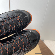 Salomon XT-4联名款,经典户外鞋型+时尚设计,黑色网布+牛漆皮拼接,透气又耐穿!彩色橡胶鞋底 Salomon XT-4联名款,经典户外鞋型+时尚设计,黑色网布+牛漆皮拼接,透气又耐穿!彩色橡胶鞋底