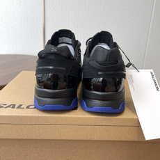 Salomon XT-4联名款,经典户外鞋型+时尚设计,黑色网布+牛漆皮拼接,透气又耐穿!彩色橡胶鞋底 Salomon XT-4联名款,经典户外鞋型+时尚设计,黑色网布+牛漆皮拼接,透气又耐穿!彩色橡胶鞋底