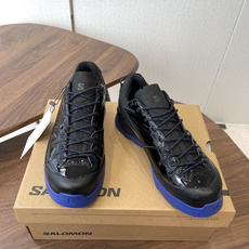 Salomon XT-4联名款,经典户外鞋型+时尚设计,黑色网布+牛漆皮拼接,透气又耐穿!彩色橡胶鞋底 Salomon XT-4联名款,经典户外鞋型+时尚设计,黑色网布+牛漆皮拼接,透气又耐穿!彩色橡胶鞋底
