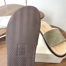Brunello Cucinelli BC 情侣款26ss新款系列 博肯拖鞋此款凉拖鞋鞋型堪称经典,永不 Brunello Cucinelli BC 情侣款26ss新款系列 博肯拖鞋此款凉拖鞋鞋型堪称经典,永不